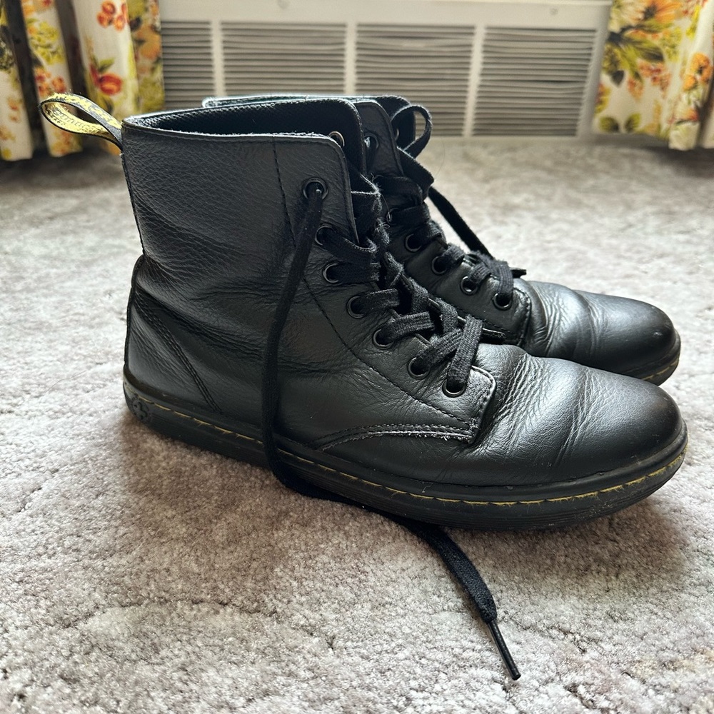 Dr. Martens Leyton Ankle Boot